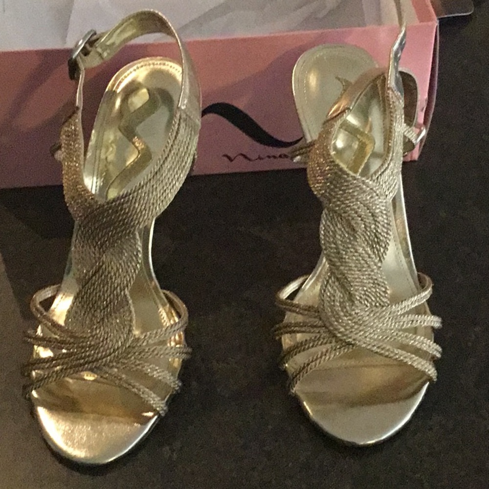 Gold Pumps